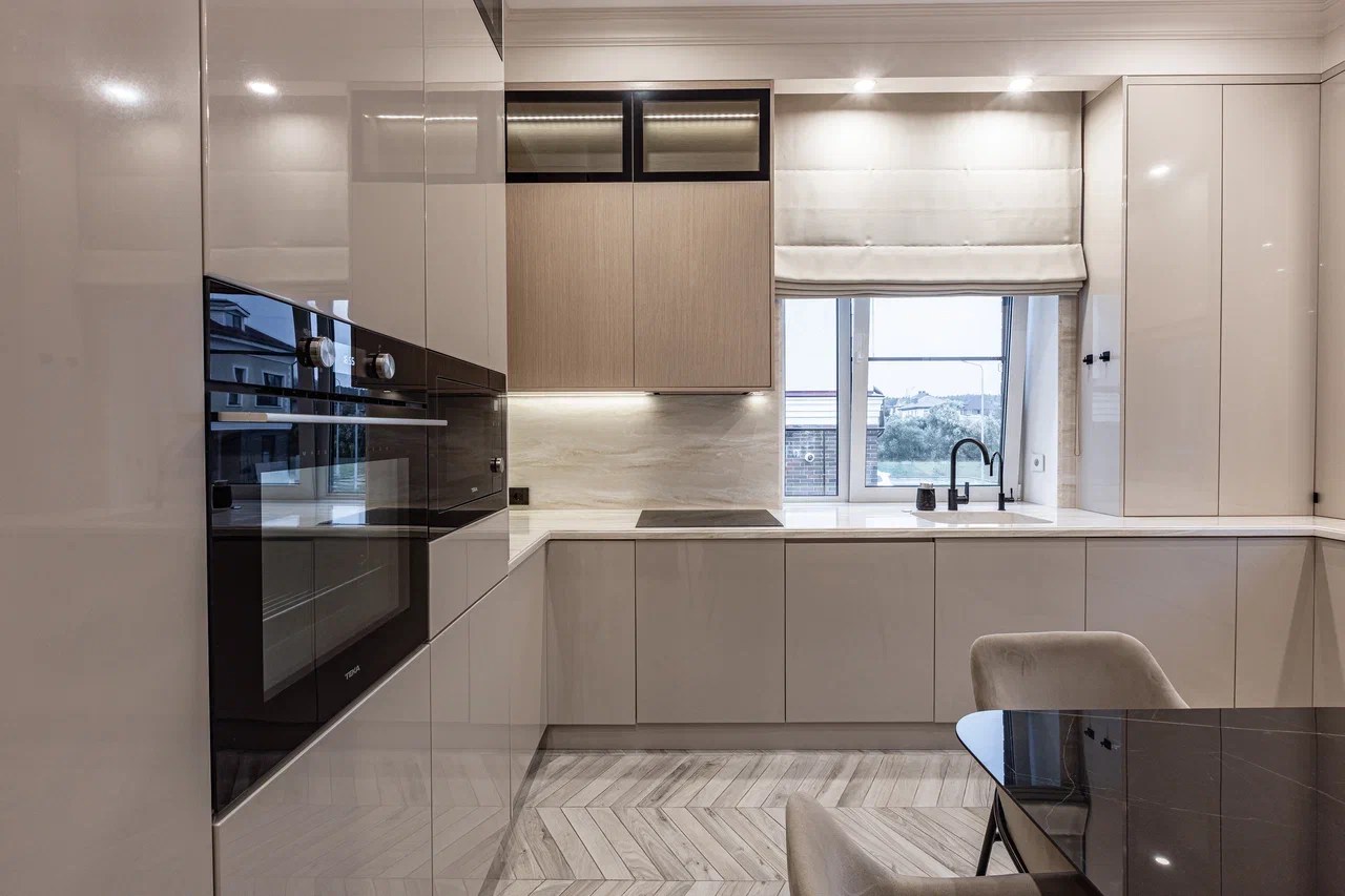 Light & Refined Interior — view 1